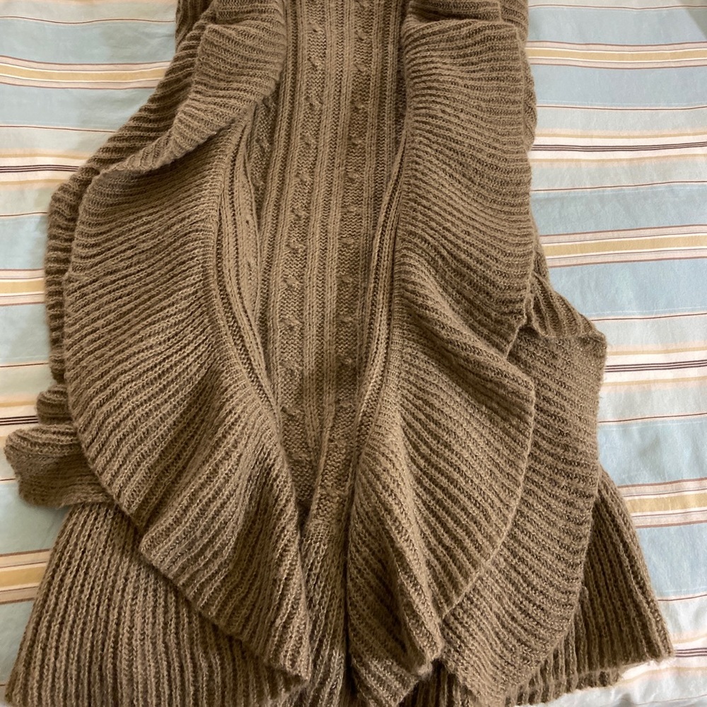 Open Ruffled Cardigan sweater - Picture 2 of 4